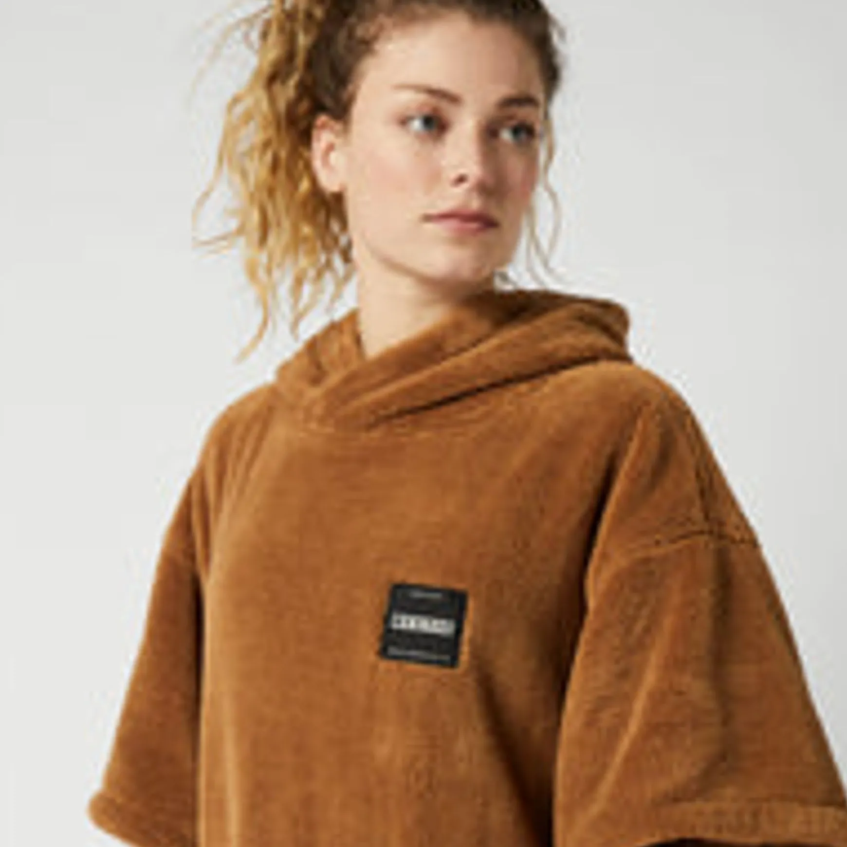 Mystic Teddy 2024> Ponchos & Towels
